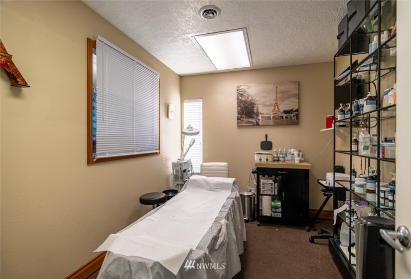 1418 Pioneer, Moses Lake, Washington 98837, ,Business Opportunity,For Sale,Pioneer,NWM1851373