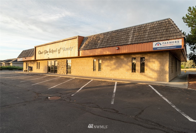 1418 Pioneer, Moses Lake, Washington 98837, ,Business Opportunity,For Sale,Pioneer,NWM1851373