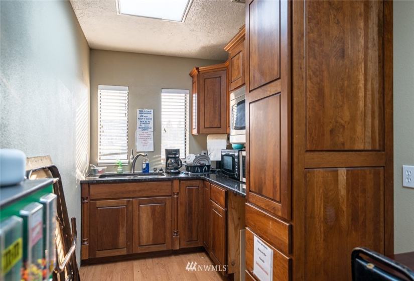 1418 Pioneer, Moses Lake, Washington 98837, ,Business Opportunity,For Sale,Pioneer,NWM1851373