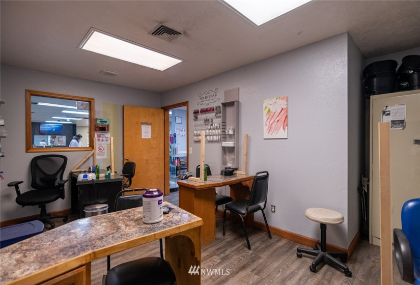 1418 Pioneer, Moses Lake, Washington 98837, ,Business Opportunity,For Sale,Pioneer,NWM1851373