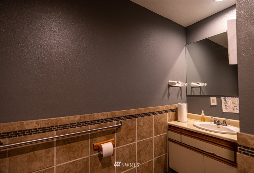 1418 Pioneer, Moses Lake, Washington 98837, ,Business Opportunity,For Sale,Pioneer,NWM1851373