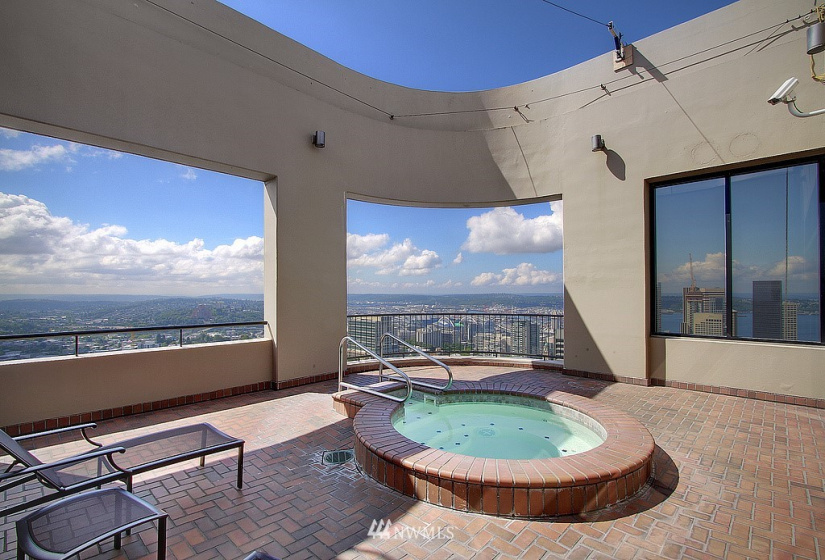 1301 Spring, Seattle, Washington 98104, 2 Bedrooms Bedrooms, ,1 BathroomBathrooms,Residential,For Sale,First Hill Plaza,Spring,NWM1848682