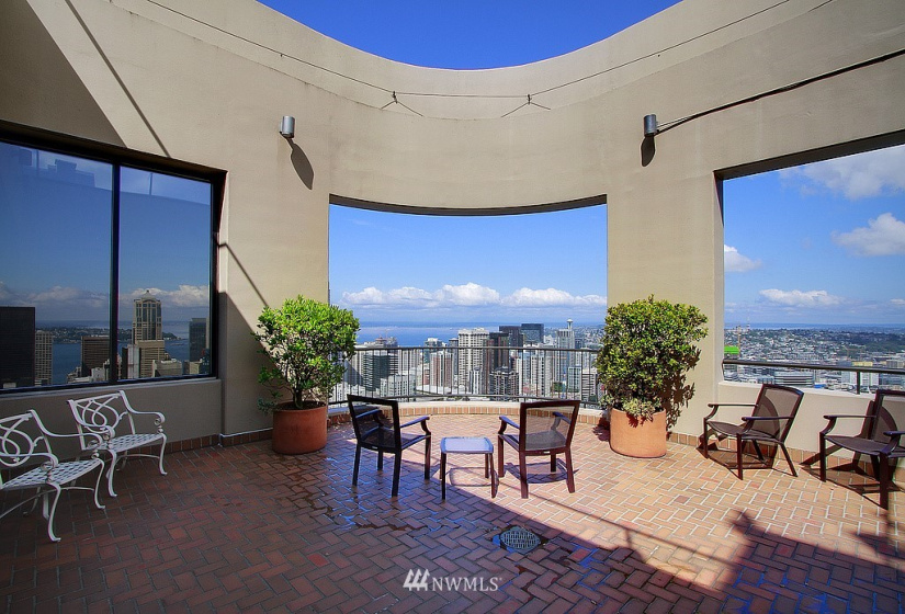 1301 Spring, Seattle, Washington 98104, 2 Bedrooms Bedrooms, ,1 BathroomBathrooms,Residential,For Sale,First Hill Plaza,Spring,NWM1853219