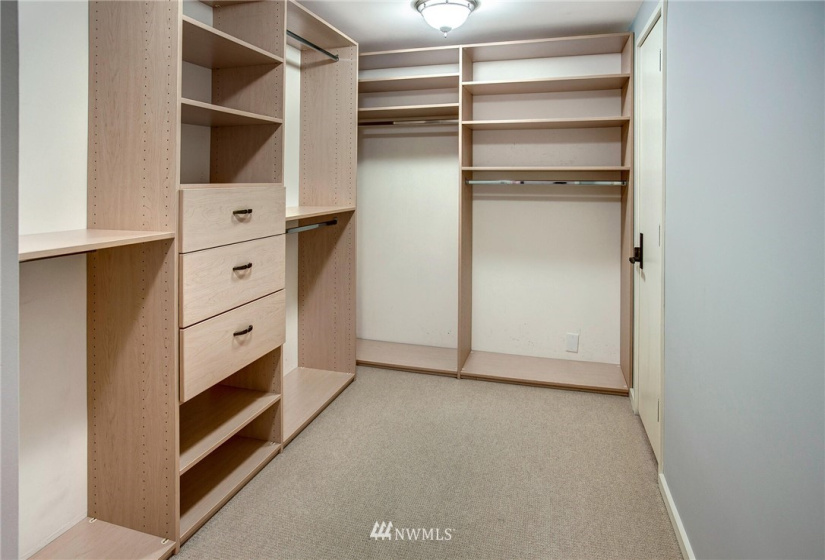 1301 Spring, Seattle, Washington 98104, 2 Bedrooms Bedrooms, ,Residential,For Sale,First Hill Plaza,Spring,NWM1848696