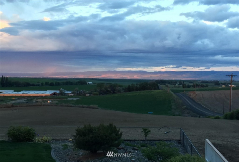 5452 Frog Hollow, Walla Walla, Washington 99362, 4 Bedrooms Bedrooms, ,4 BathroomsBathrooms,Residential,For Sale,Frog Hollow,NWM1852460