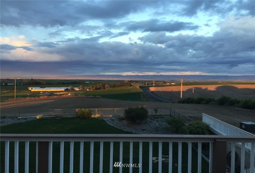 5452 Frog Hollow, Walla Walla, Washington 99362, 4 Bedrooms Bedrooms, ,4 BathroomsBathrooms,Residential,For Sale,Frog Hollow,NWM1852460