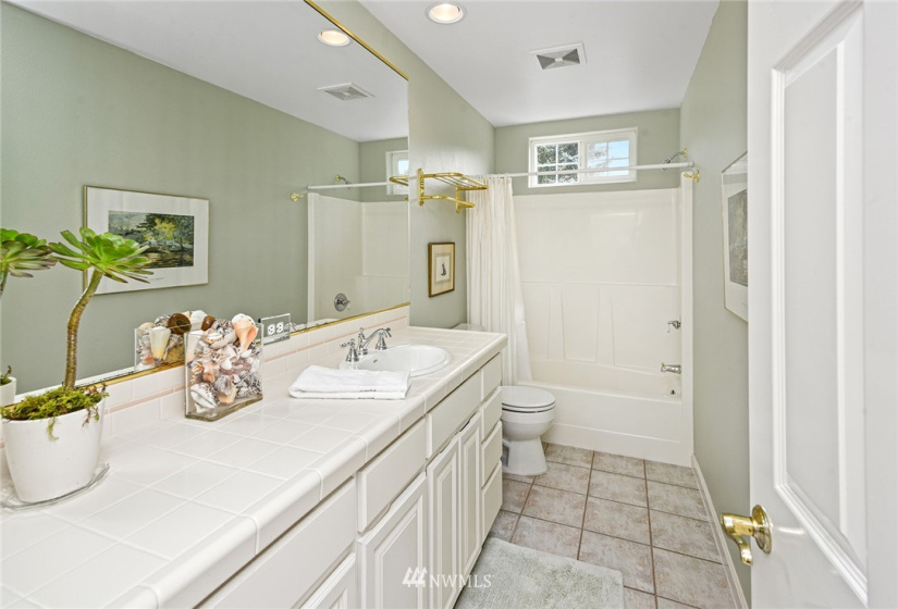 4288 Lookout, Poulsbo, Washington 98370, 3 Bedrooms Bedrooms, ,2 BathroomsBathrooms,Residential,For Sale,Lookout,NWM1852482