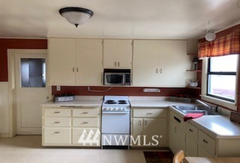 26525 Cole Ranch, Davenport, Washington 99122, 4 Bedrooms Bedrooms, ,1 BathroomBathrooms,Farm,For Sale,Cole Ranch,NWM1853401
