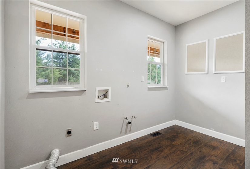 19801 192nd, Orting, Washington 98360, 4 Bedrooms Bedrooms, ,3 BathroomsBathrooms,Residential,For Sale,192nd,NWM1852983