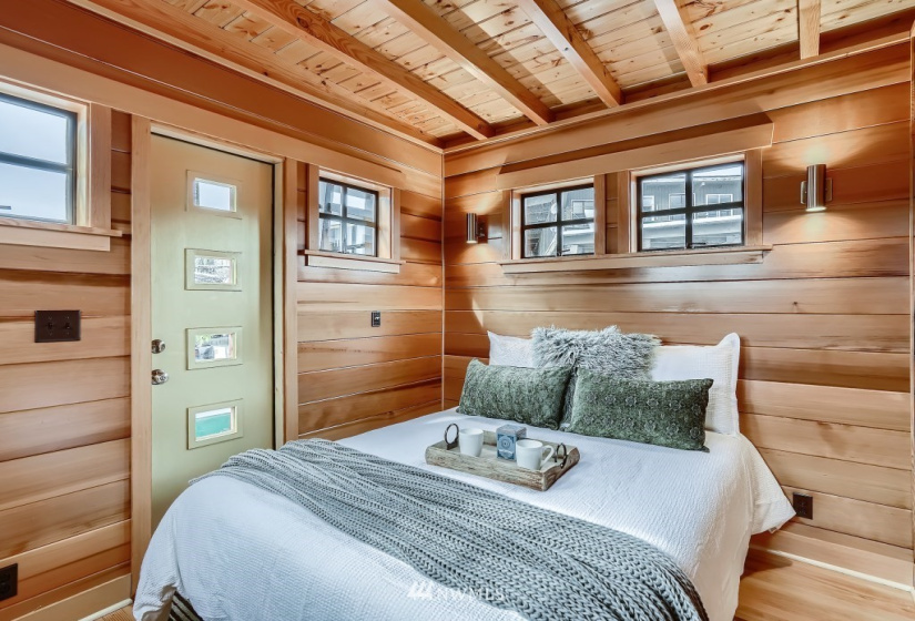 1080 Ewing, Seattle, Washington 98109, 1 Bedroom Bedrooms, ,1 BathroomBathrooms,Residential,For Sale,Nickerson Marina,Ewing,NWM1852217