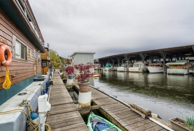 1080 Ewing, Seattle, Washington 98109, 1 Bedroom Bedrooms, ,1 BathroomBathrooms,Residential,For Sale,Nickerson Marina,Ewing,NWM1852217