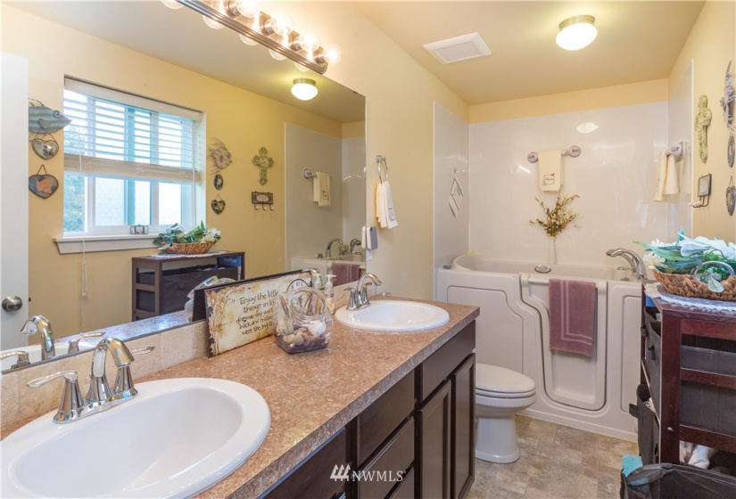 94 Port Townsend Bay, Port Hadlock, Washington 98339, 2 Bedrooms Bedrooms, ,2 BathroomsBathrooms,Residential,For Sale,Port Townsend Bay,NWM1839363