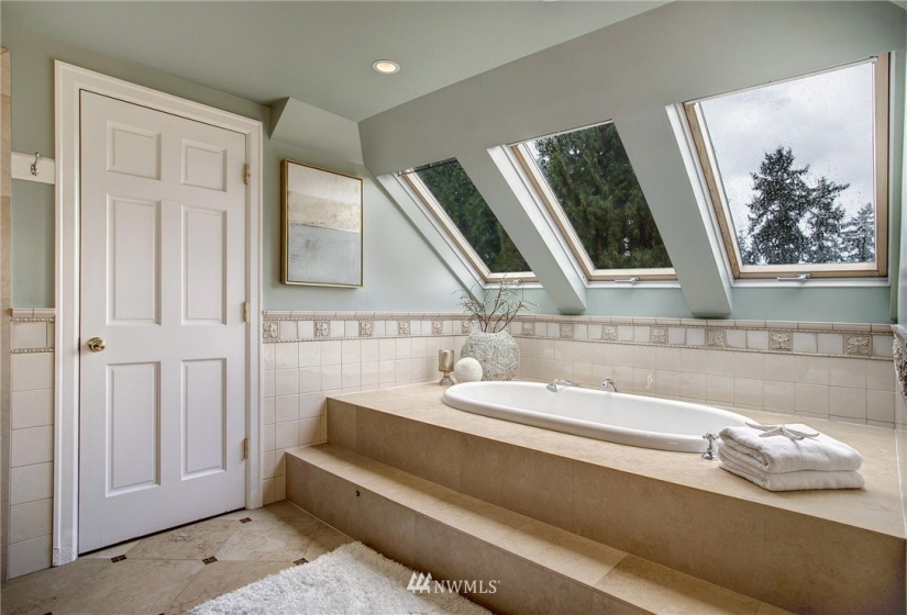 3338 Shore, Seattle, Washington 98112, 5 Bedrooms Bedrooms, ,4 BathroomsBathrooms,Residential,For Sale,Broadmoor,Shore,NWM1854139
