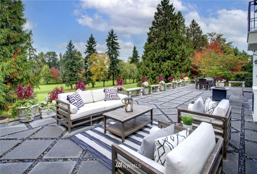 3338 Shore, Seattle, Washington 98112, 5 Bedrooms Bedrooms, ,4 BathroomsBathrooms,Residential,For Sale,Broadmoor,Shore,NWM1854139