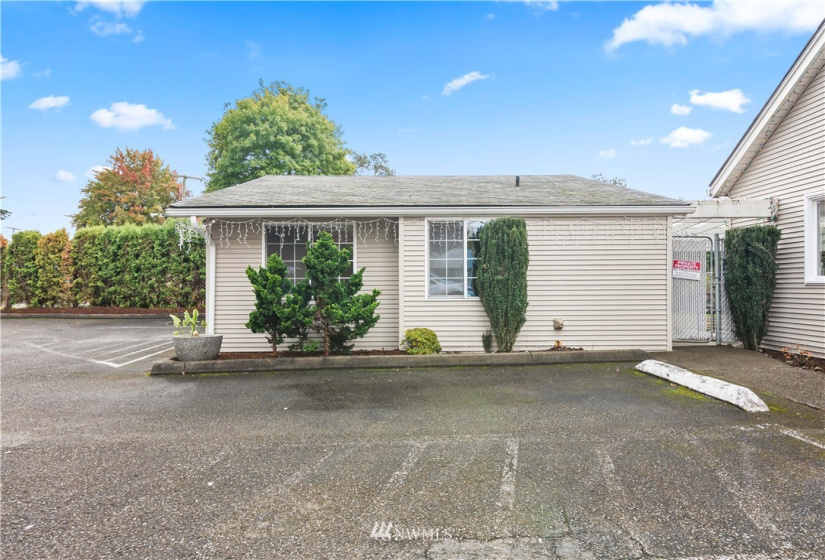 1528 8th, Auburn, Washington 98002, 1 Bedroom Bedrooms, ,1 BathroomBathrooms,Residential Lease,For Rent,8th,NWM1854407