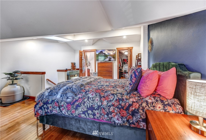 6819 Weedin, Seattle, Washington 98155, ,Residential Income,For Sale,Weedin,NWM1854564