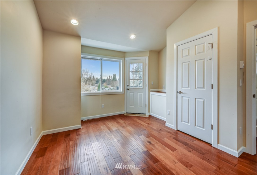 5794 Roosevelt, Seattle, Washington 98105, ,Residential Income,For Sale,Roosevelt,NWM1854566