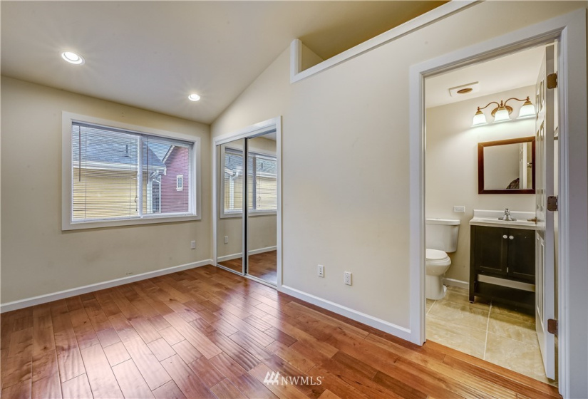 5794 Roosevelt, Seattle, Washington 98105, ,Residential Income,For Sale,Roosevelt,NWM1854566