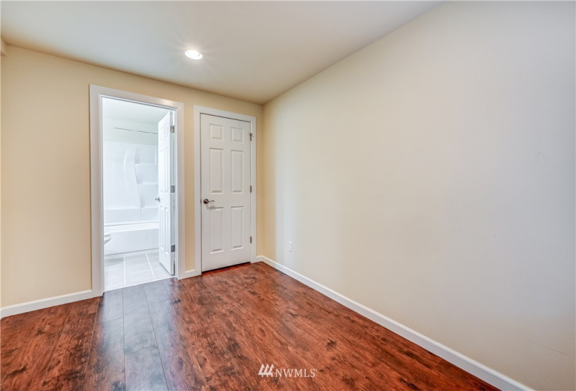 5794 Roosevelt, Seattle, Washington 98105, ,Residential Income,For Sale,Roosevelt,NWM1854566
