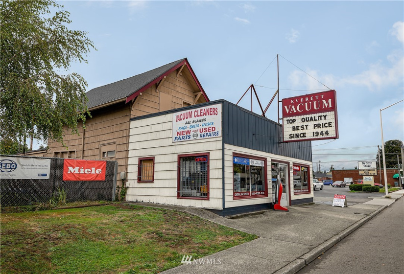 2318 Broadway, Everett, Washington 98201, ,Land,For Sale,Broadway,NWM1854578