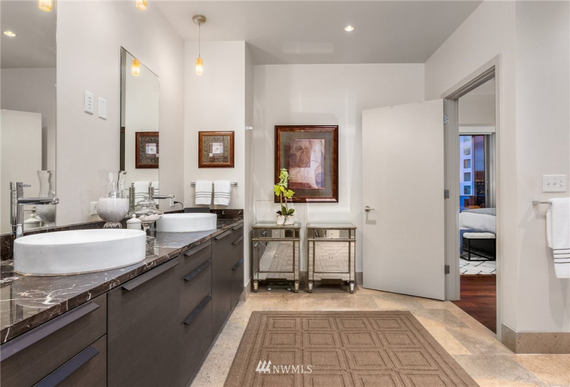 737 Olive, Seattle, Washington 98101, 3 Bedrooms Bedrooms, ,3 BathroomsBathrooms,Residential,For Sale,OLIVE 8 CONDOMINIUM,Olive,NWM1852132