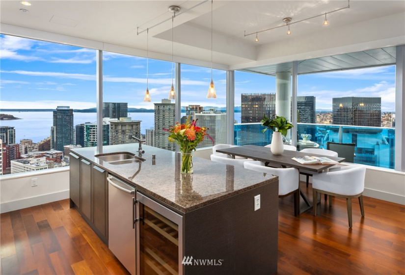 737 Olive, Seattle, Washington 98101, 3 Bedrooms Bedrooms, ,3 BathroomsBathrooms,Residential,For Sale,OLIVE 8 CONDOMINIUM,Olive,NWM1852132