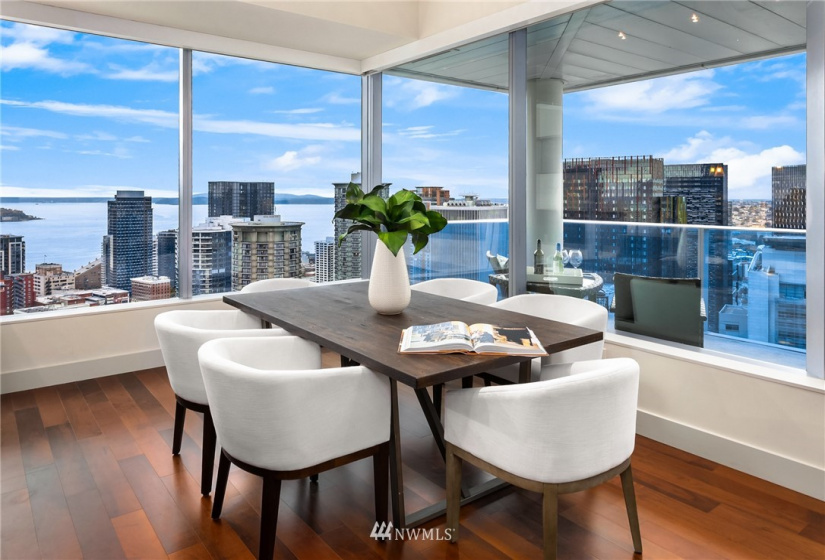 737 Olive, Seattle, Washington 98101, 3 Bedrooms Bedrooms, ,3 BathroomsBathrooms,Residential,For Sale,OLIVE 8 CONDOMINIUM,Olive,NWM1852132