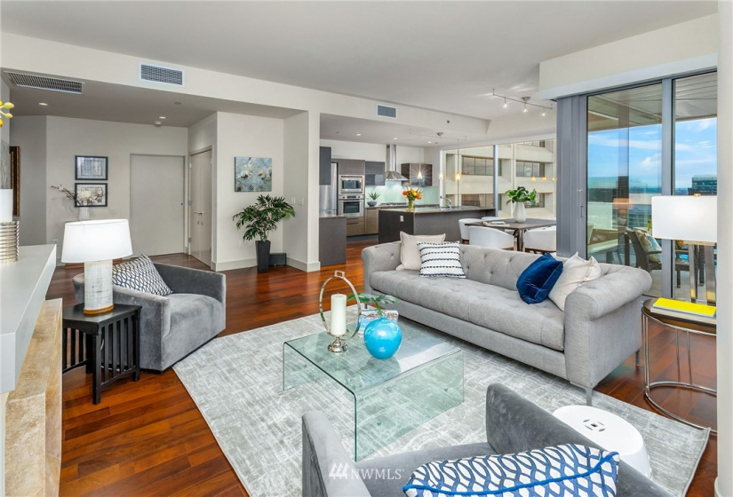 737 Olive, Seattle, Washington 98101, 3 Bedrooms Bedrooms, ,3 BathroomsBathrooms,Residential,For Sale,OLIVE 8 CONDOMINIUM,Olive,NWM1852132