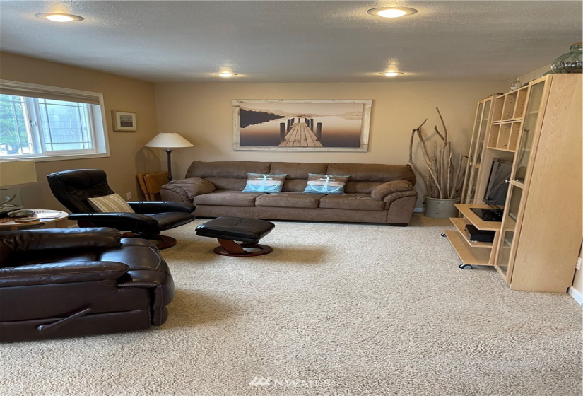 1611 Ocean Beach Blvd, Long Beach, Washington 98631, 2 Bedrooms Bedrooms, ,2 BathroomsBathrooms,Residential,For Sale,Beachcombers,Ocean Beach Blvd,NWM1851462