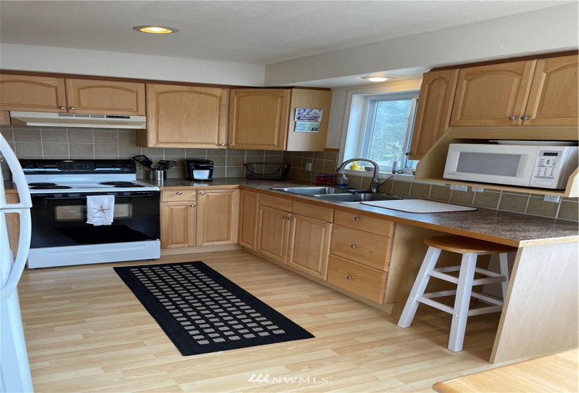 1611 Ocean Beach Blvd, Long Beach, Washington 98631, 2 Bedrooms Bedrooms, ,2 BathroomsBathrooms,Residential,For Sale,Beachcombers,Ocean Beach Blvd,NWM1851462