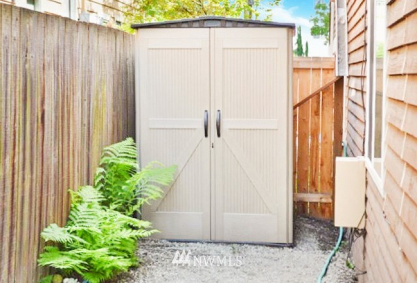 2026 58th, Seattle, Washington 98107, ,Residential Income,For Sale,Gilman Park Addition,58th,NWM1848003