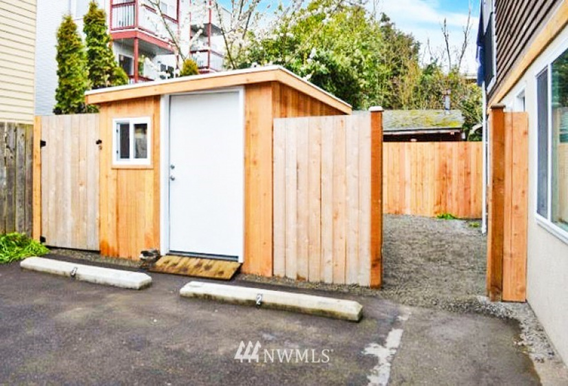 2026 58th, Seattle, Washington 98107, ,Residential Income,For Sale,Gilman Park Addition,58th,NWM1848003