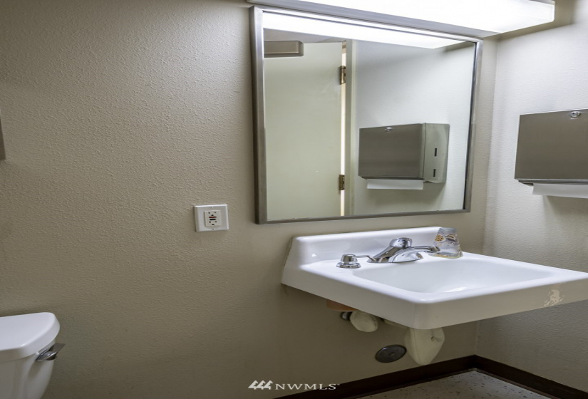 1100 Basich, Aberdeen, Washington 98520, ,Commercial Sale,For Sale,Basich,NWM1854916