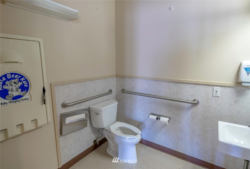1100 Basich, Aberdeen, Washington 98520, ,Commercial Sale,For Sale,Basich,NWM1854916