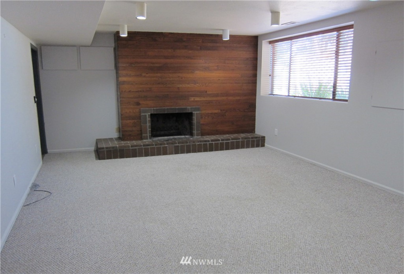 14201 45th, Bellevue, Washington 98006, 4 Bedrooms Bedrooms, ,2 BathroomsBathrooms,Residential Lease,For Rent,Somerset,45th,NWM1854528