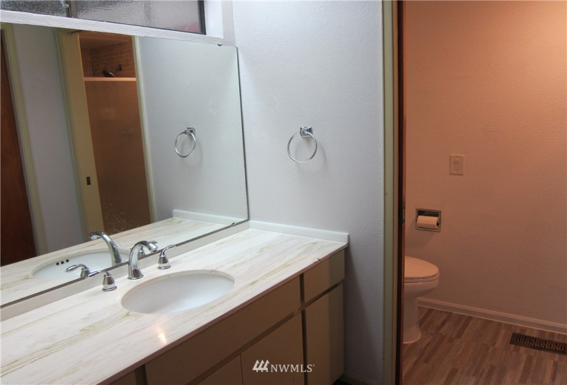 14201 45th, Bellevue, Washington 98006, 4 Bedrooms Bedrooms, ,2 BathroomsBathrooms,Residential Lease,For Rent,Somerset,45th,NWM1854528