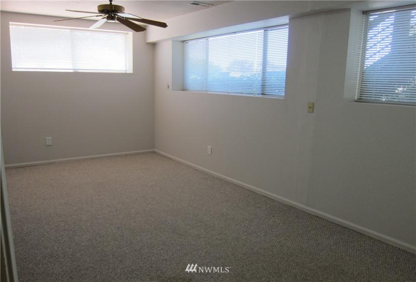 14201 45th, Bellevue, Washington 98006, 4 Bedrooms Bedrooms, ,2 BathroomsBathrooms,Residential Lease,For Rent,Somerset,45th,NWM1854528