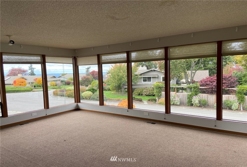 14201 45th, Bellevue, Washington 98006, 4 Bedrooms Bedrooms, ,2 BathroomsBathrooms,Residential Lease,For Rent,Somerset,45th,NWM1854528