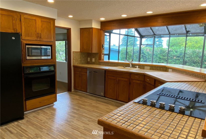 14201 45th, Bellevue, Washington 98006, 4 Bedrooms Bedrooms, ,2 BathroomsBathrooms,Residential Lease,For Rent,Somerset,45th,NWM1854528