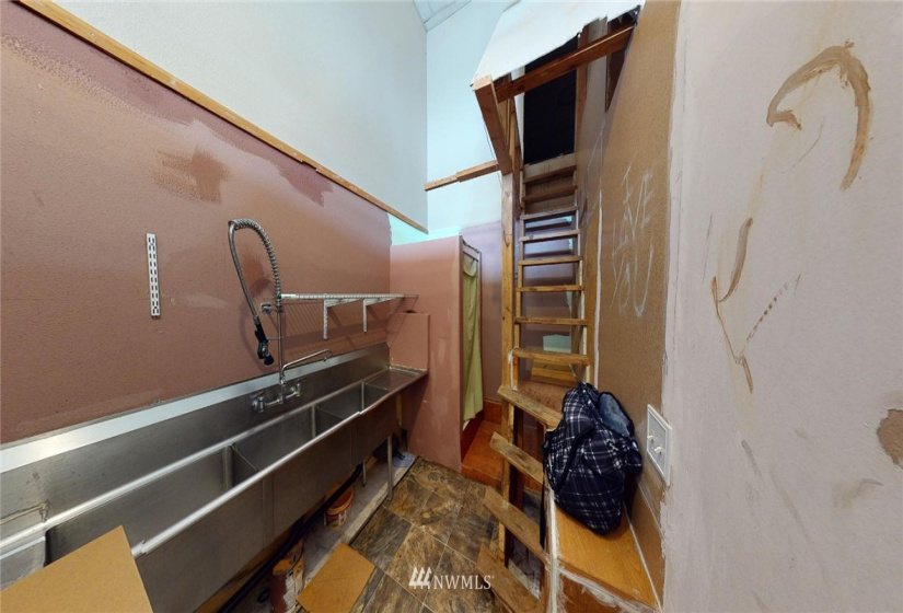 1300 Water St, Port Townsend, Washington 98368, ,Residential Lease,For Rent,Water St,NWM1855270