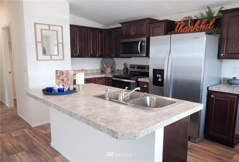 2010 Broadway, Hoquiam, Washington 98550, 2 Bedrooms Bedrooms, ,Manufactured In Park,For Sale,Broadway,NWM1855342