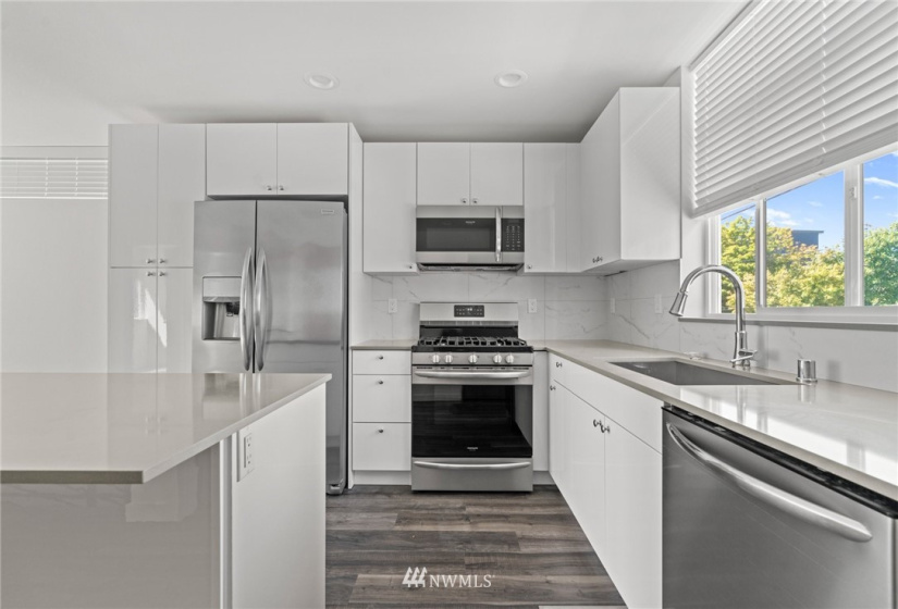 1306 Remington, Seattle, Washington 98122, 8 Bedrooms Bedrooms, ,Residential,For Sale,Remington,NWM1855625