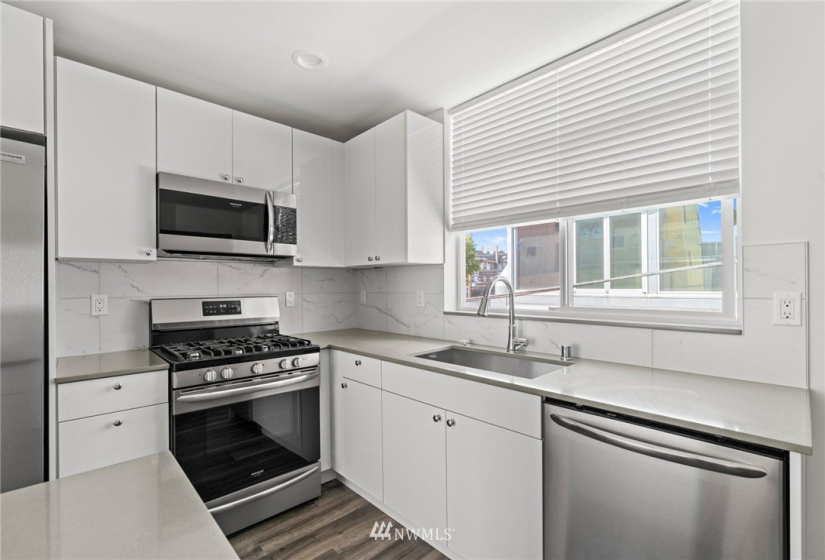 1306 Remington, Seattle, Washington 98122, 8 Bedrooms Bedrooms, ,Residential,For Sale,Remington,NWM1855625