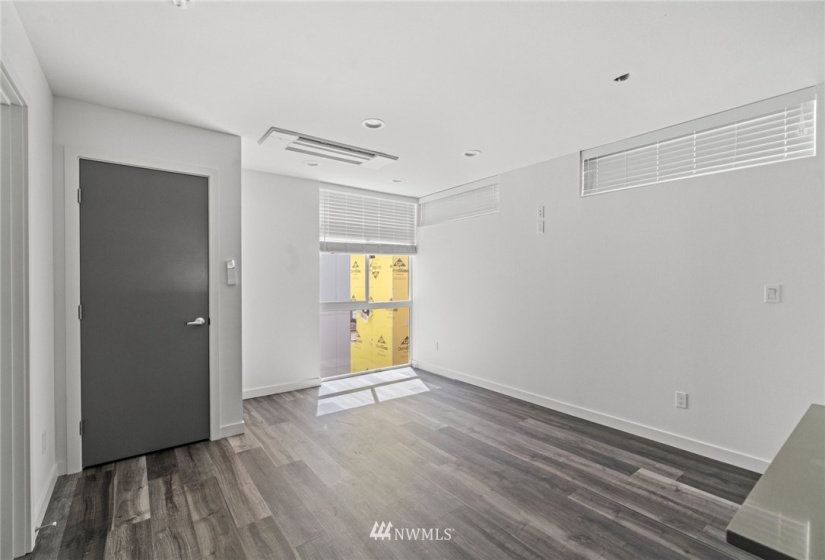 1306 Remington, Seattle, Washington 98122, 8 Bedrooms Bedrooms, ,Residential,For Sale,Remington,NWM1855625