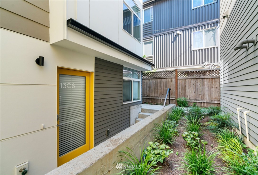 1306 Remington, Seattle, Washington 98122, 8 Bedrooms Bedrooms, ,Residential,For Sale,Remington,NWM1855625