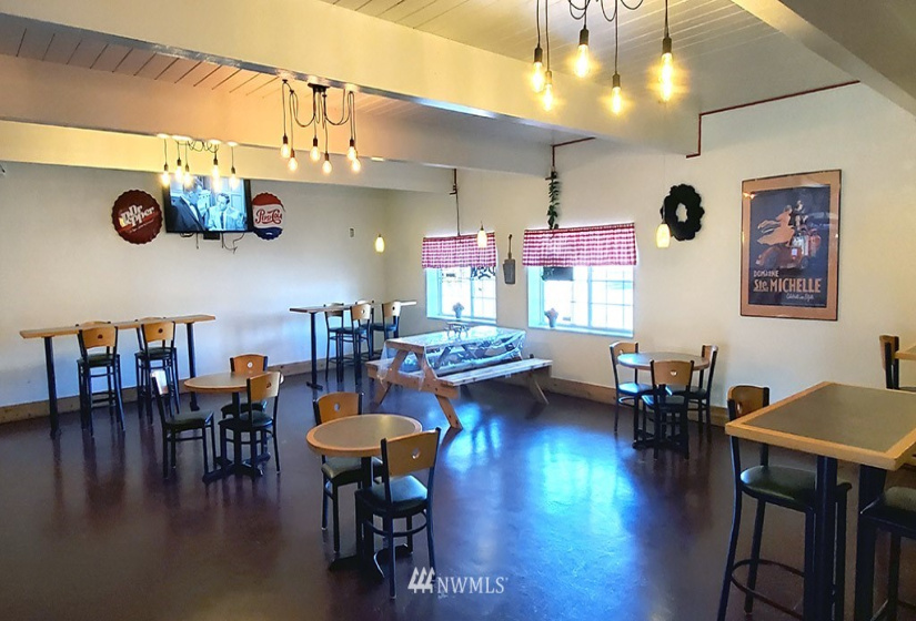 203 Main, Elma, Washington 98541, ,Commercial Sale,For Sale,Main,NWM1854966