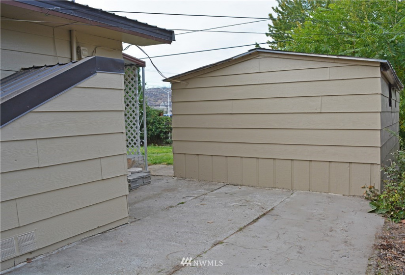 504 6th, Coulee Dam, Washington 99116, 2 Bedrooms Bedrooms, ,1 BathroomBathrooms,Residential,For Sale,6th,NWM1853531
