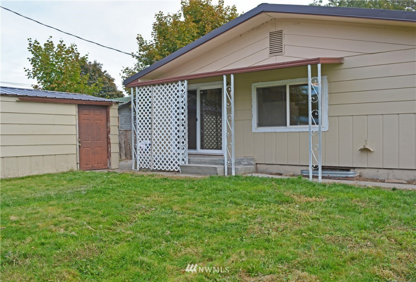 504 6th, Coulee Dam, Washington 99116, 2 Bedrooms Bedrooms, ,1 BathroomBathrooms,Residential,For Sale,6th,NWM1853531