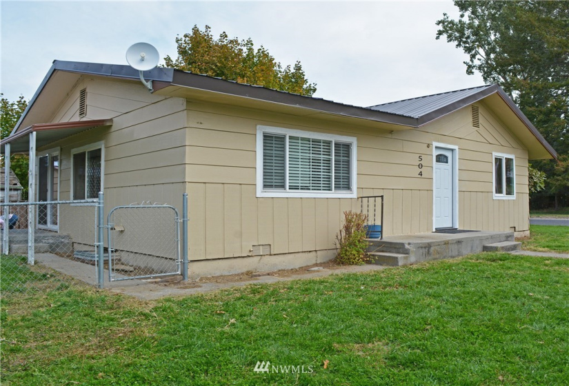 504 6th, Coulee Dam, Washington 99116, 2 Bedrooms Bedrooms, ,1 BathroomBathrooms,Residential,For Sale,6th,NWM1853531