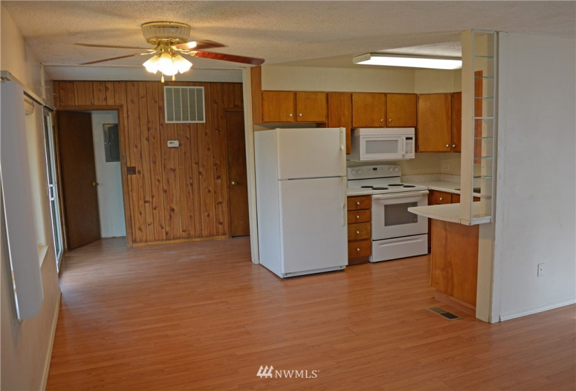 504 6th, Coulee Dam, Washington 99116, 2 Bedrooms Bedrooms, ,1 BathroomBathrooms,Residential,For Sale,6th,NWM1853531